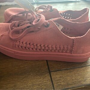 NWT Toms women Lenox sneakers